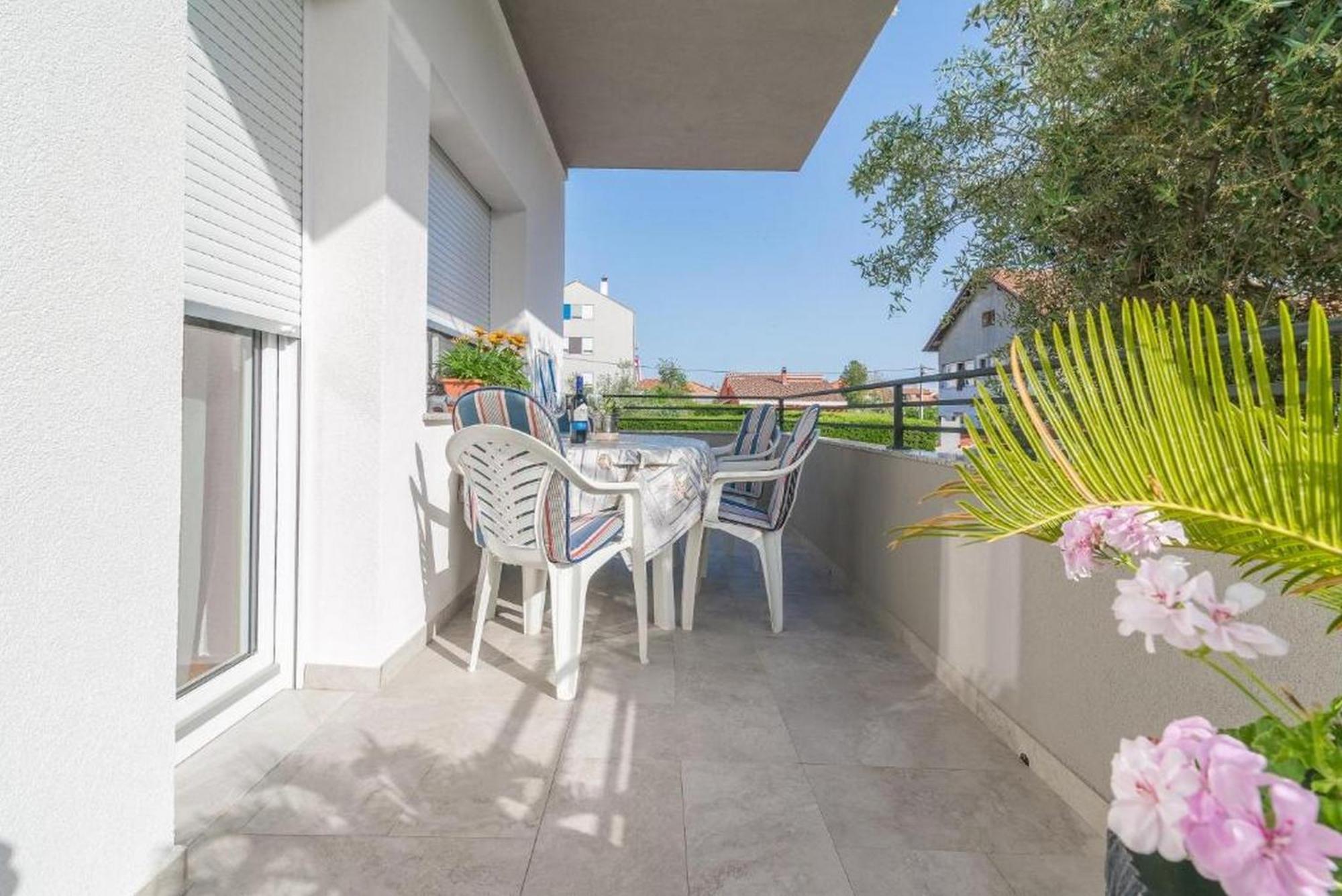Apartments Villa Odesa With Shared Pool Zadar Bilik gambar